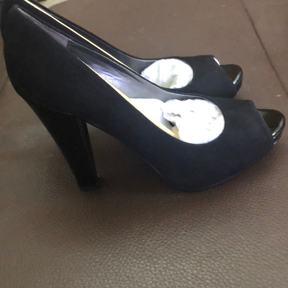 NWT LOFT BLACK SUEDE PEEP TOE PUMPS.